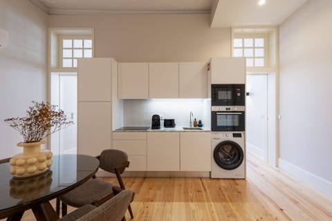 Deluxe Studio | Private kitchenette | Oven, stovetop, dishwasher, espresso maker