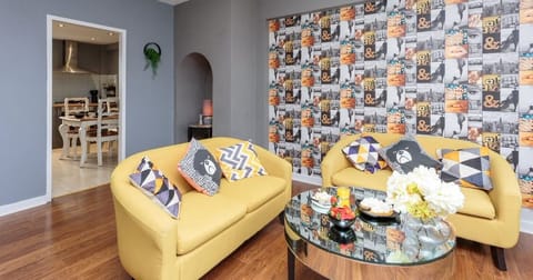 Living Room / Lounge