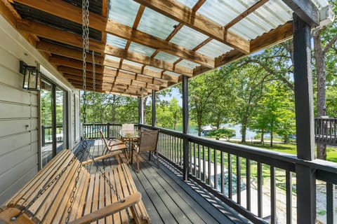 Let the cozy cabin atmosphere embraces you and relaxation unfold