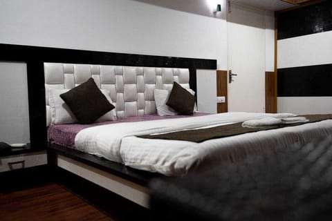 Deluxe Double Room | Free WiFi