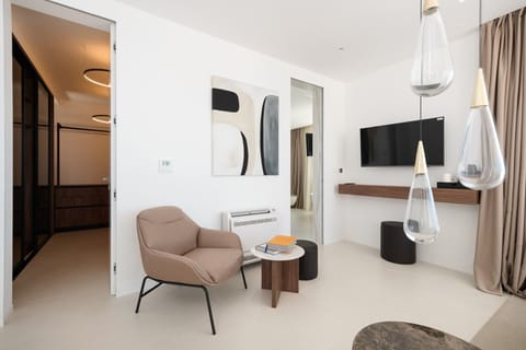 Thanks to the diversity of its amenities it has all the right attributes to exceed the expectations of everyone in your group