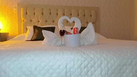 Laptop workspace, iron/ironing board, free WiFi, bed sheets