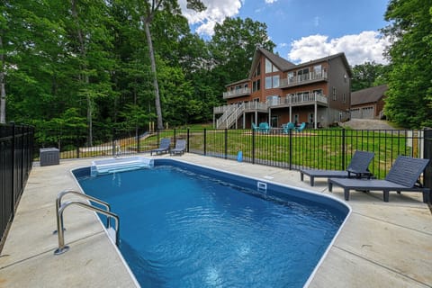 Welcome to Anglers Retreat, this grandiose retreat, features gorgeous Lake Anna waterfront views from every angle, on public side