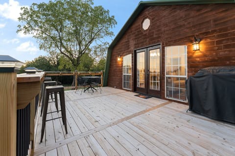 Welcome to Cozy Posy Cabin!