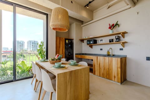 Exclusive Apartment, Sea View | Private kitchen