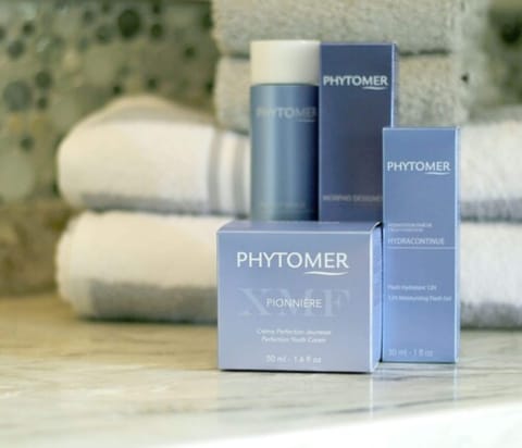 Couples treatment rooms, sauna, steam room, body treatments