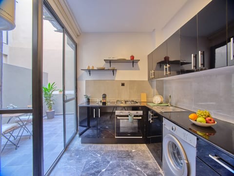 Superior Apartment, 1 Bedroom | Private kitchen | Fridge, oven, stovetop, espresso maker