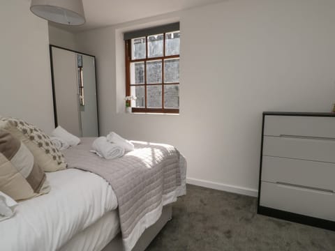 2 bedrooms, individually decorated, individually furnished, free WiFi