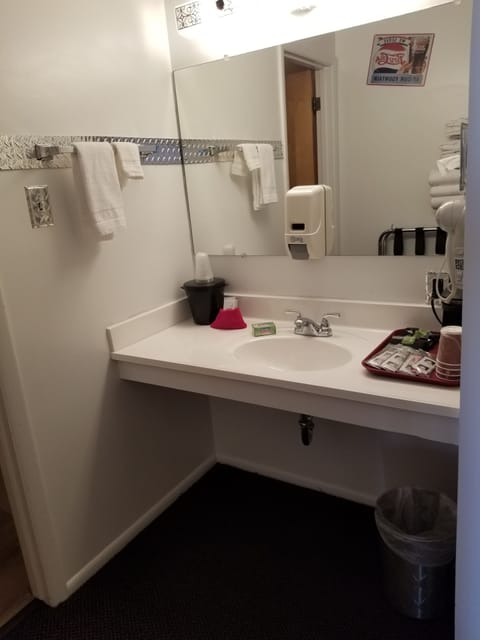 Signature Room, 1 Bedroom | Bathroom