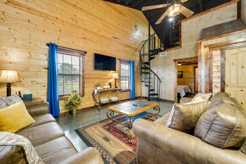 Eagletown Vacation Rental | 3BR | 4BA | 2,400 Sq Ft | 3 Steps to Enter
