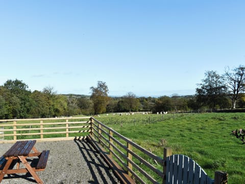 Sitting-out-area | Cartws Blaenparc Coach House - Blaenparc, Dihewyd<br />, near Aberaeron