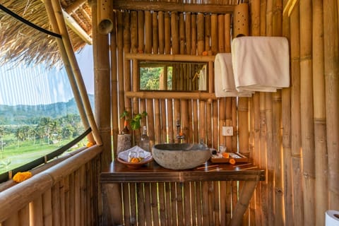 Traditional Villa | Bathroom