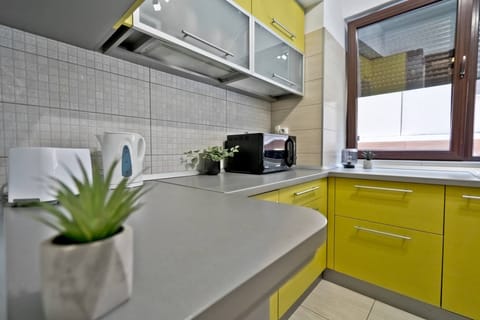 Apartment, 1 Bedroom, Garden View | Interior