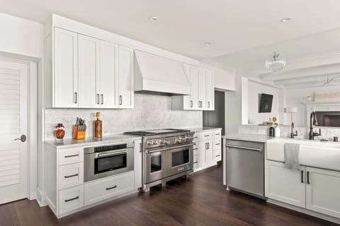 Savor unforgettable moments with family and friends in our chef's kitchen, perfect for delightful dine-ins.