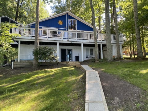 Lower level entrance and goes to lake