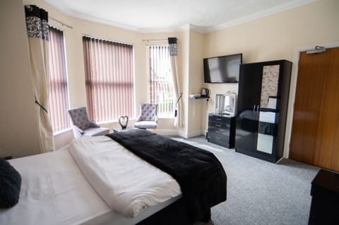 Standard Double Room | Iron/ironing board, free WiFi, bed sheets