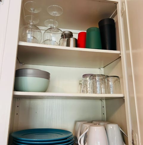 Full dishware wine glasses etc