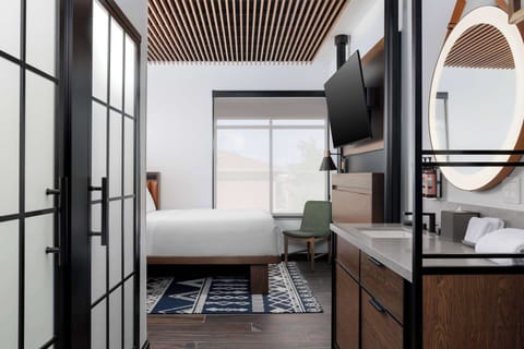 Premium bedding, Tempur-Pedic beds, in-room safe, desk