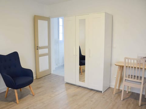 BELLE-ILE | Hypo-allergenic bedding, memory foam beds, individually furnished, desk