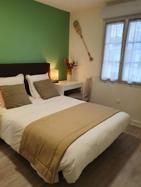 FREGATE | Hypo-allergenic bedding, memory foam beds, individually furnished, desk