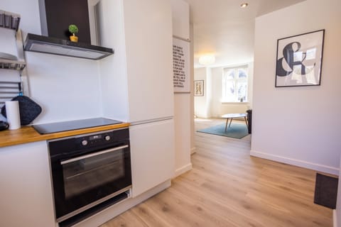 Apartment (5) | Private kitchen | Full-size fridge, microwave, oven, espresso maker