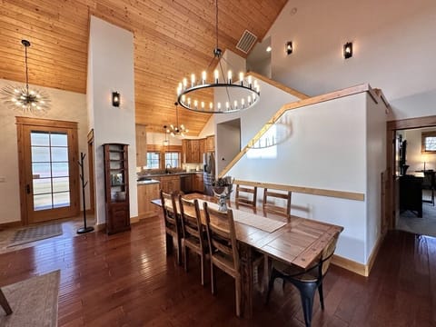 Additional chairs available 