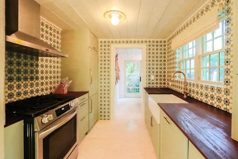 Luxury Villa | Private kitchen | Toaster, highchair