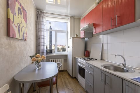 Apartment | Private kitchen | Full-size fridge, oven, stovetop, dishwasher