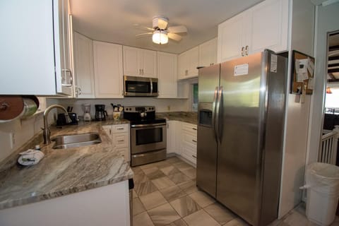 House, Multiple Beds, Patio, Beach View | Private kitchen | Fridge, microwave, oven, stovetop