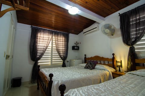 Basic Room, 2 Double Beds, Garden View, Annex Building | Premium bedding, pillowtop beds, minibar, in-room safe