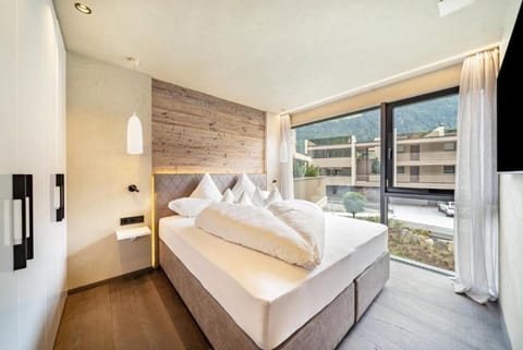 Premium Loft | Minibar, in-room safe, desk, soundproofing