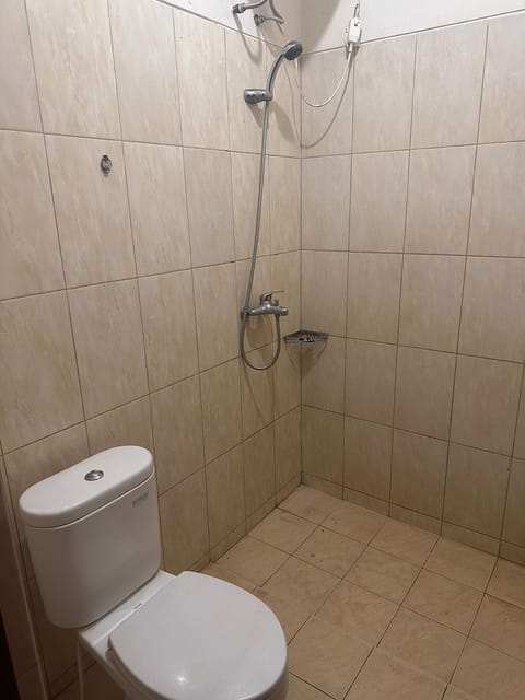 Deluxe Double Room | Bathroom | Shower, towels, toilet paper