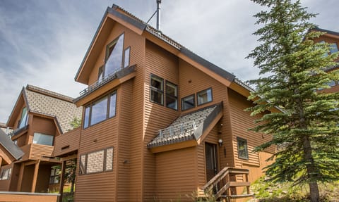 Front of Arrowhead 1661