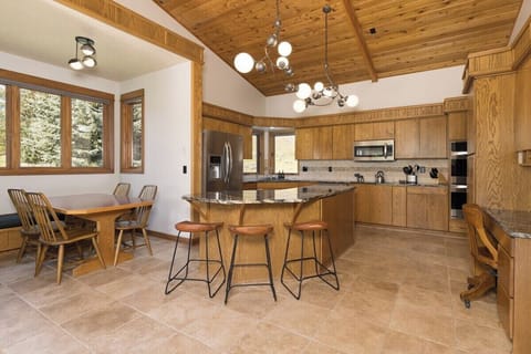 Fully equipped kitchen