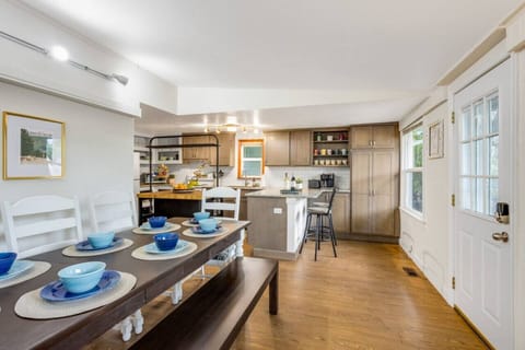 Breakfast bar seats 2