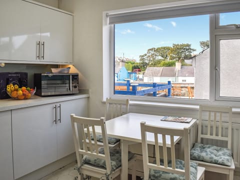 Kitchen | Wylandre, Amlwch