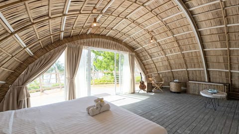 Signature Bungalow | Hypo-allergenic bedding, minibar, in-room safe, individually decorated