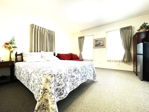 Comfortable, Quiet Room