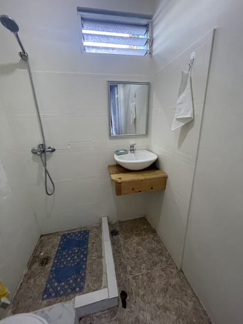 Basic Double Room | Bathroom | Shower, soap, toilet paper