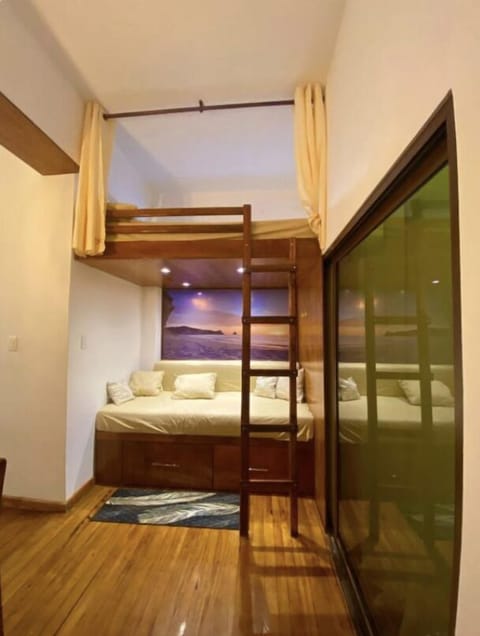 Family Suite, 1 Bedroom, Non Smoking, Kitchen | Minibar, individually decorated, individually furnished, free WiFi