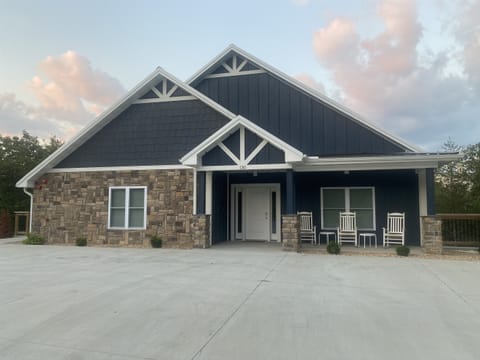 Entry with no steps and level parking.