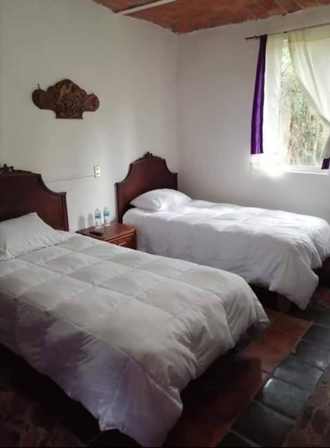 Basic Room | Individually furnished, iron/ironing board, free WiFi, bed sheets