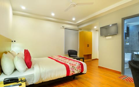 Deluxe Room | Desk, laptop workspace, free WiFi