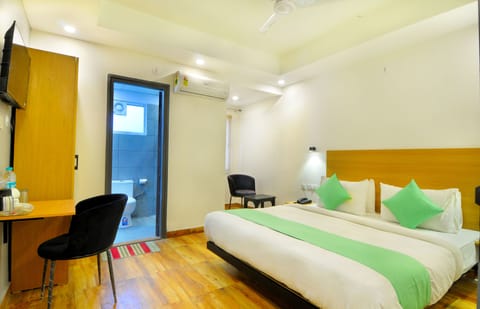 Deluxe Room | Desk, laptop workspace, free WiFi