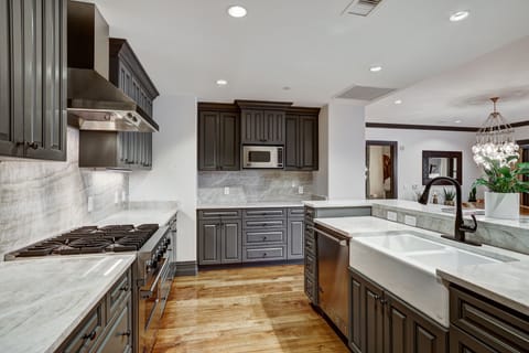 Condo, 3 Bedrooms | Private kitchen | Fridge