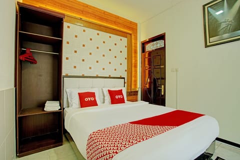 Deluxe Double Room | Free WiFi, bed sheets