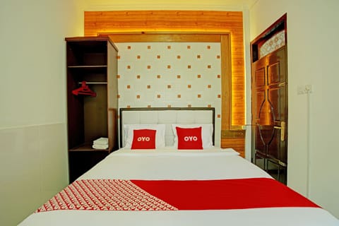 Deluxe Double Room | Free WiFi, bed sheets