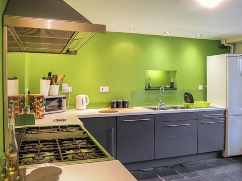 Kitchen | Bryn Marian, Blaenau Ffestiniog