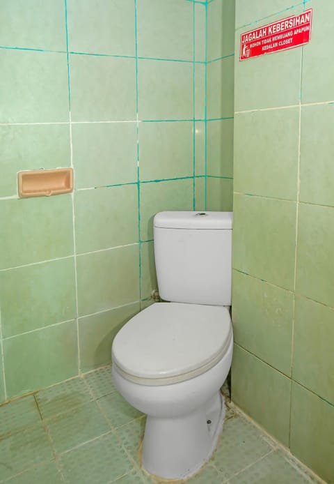 Executive Double Room | Bathroom | Shower, towels, toilet paper