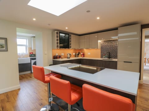 Fridge, dishwasher, electric kettle, toaster